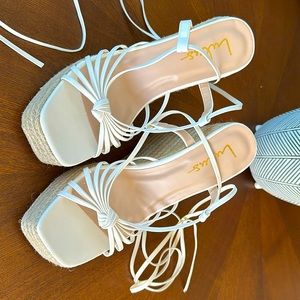 NWOT - Lulu’s Laggin White Lace-Up Platform Espadrille Wedges